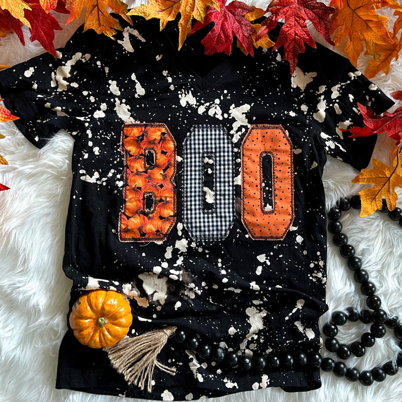 Boo Appliqué Bleached Tee V Neck